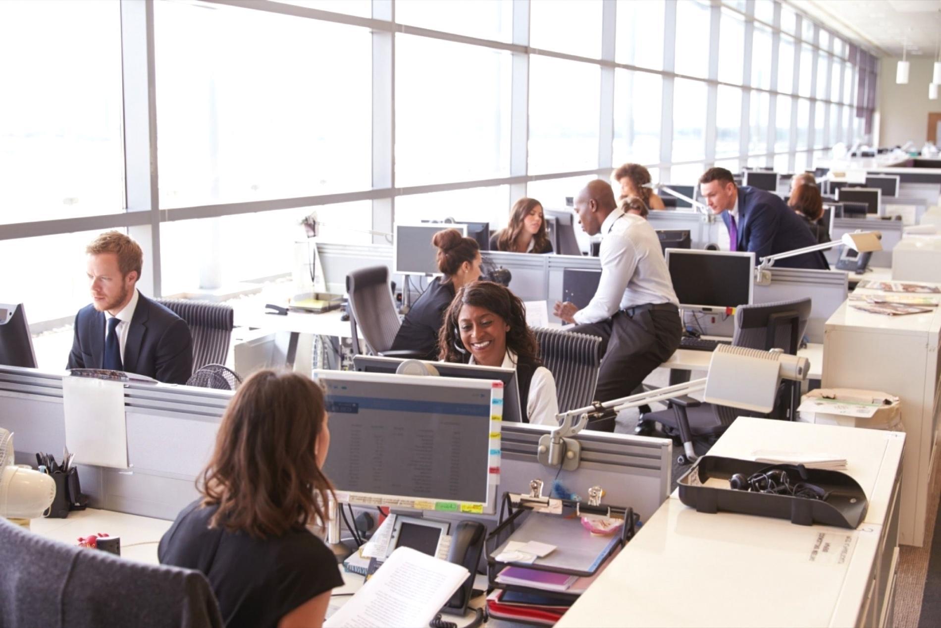 Estudiante aplicando técnicas de presupuesto